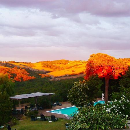 Le Valli Aparthotel Pomarance Esterno foto