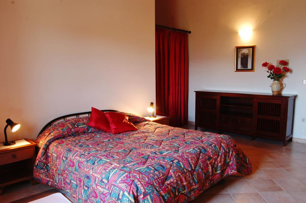 Le Valli Aparthotel Pomarance Camera foto