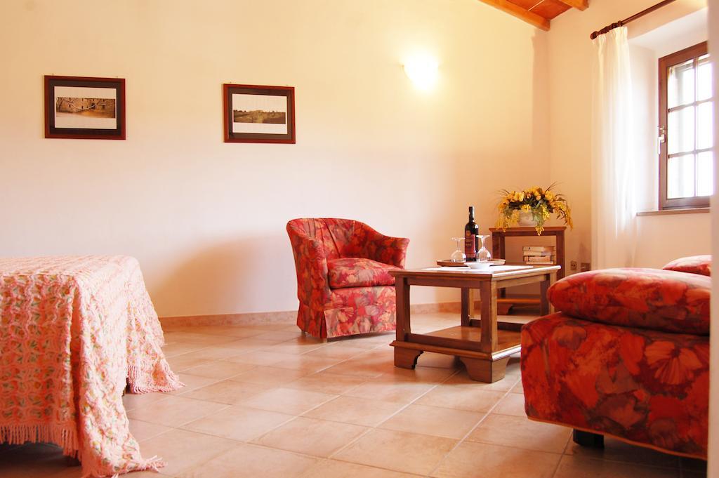 Le Valli Aparthotel Pomarance Esterno foto