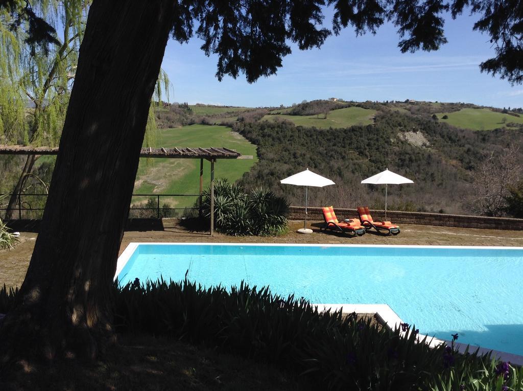 Le Valli Aparthotel Pomarance Esterno foto
